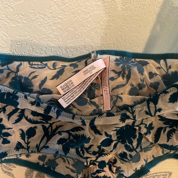 Victoria’s Secret 4 velvet flocked mesh boy short panties. NWT - Picture 6 of 9